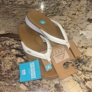 Reef White Flip Flops NWT